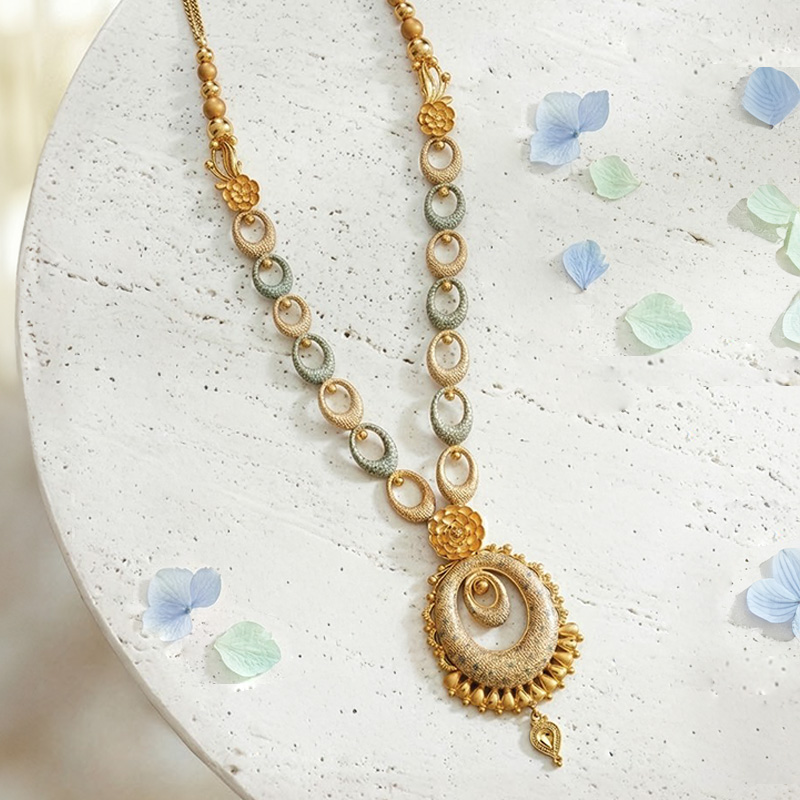 Enchanting Necklace Set with Enamel
